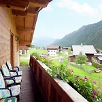 公寓 Alluring With Swimming Pool In Tyrol *