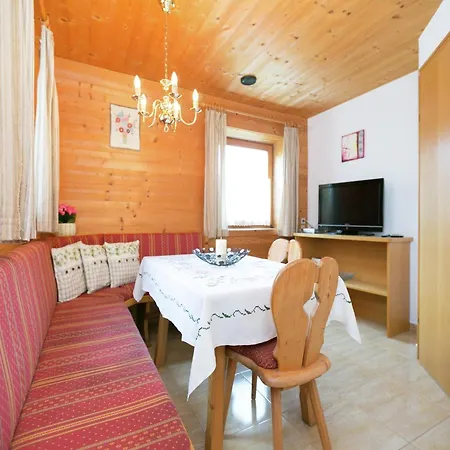 Alluring With Swimming Pool In Tyrol 公寓