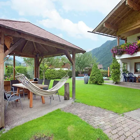 아파트 Alluring With Swimming Pool In Tyrol *