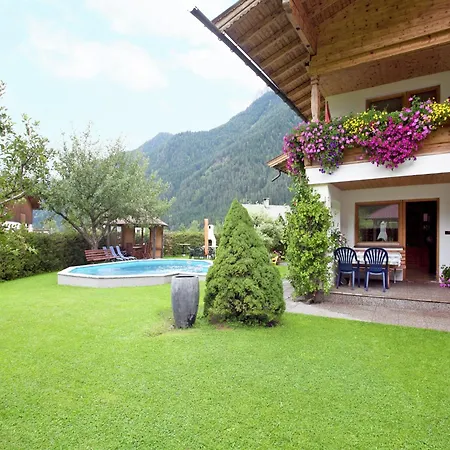 Alluring With Swimming Pool In Tyrol شقة