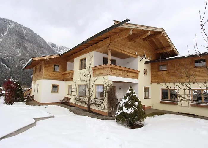 Alluring With Swimming Pool In Tyrol Apartman *