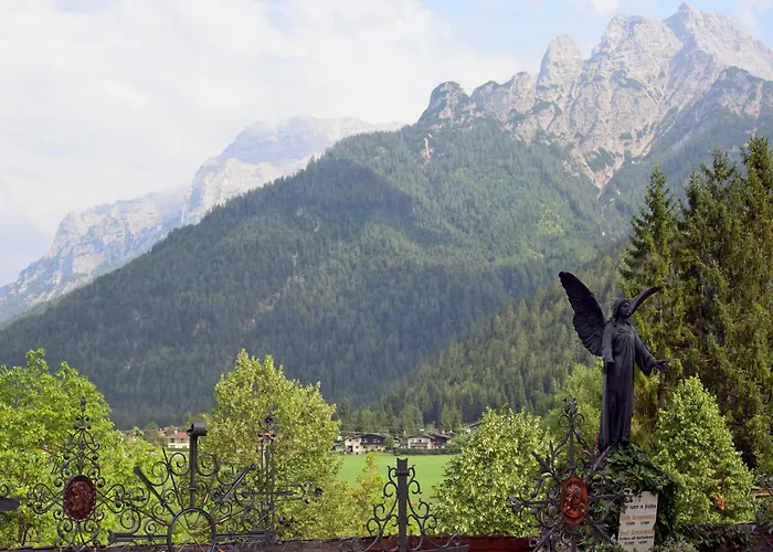Alluring With Swimming Pool In Tyrol شقة