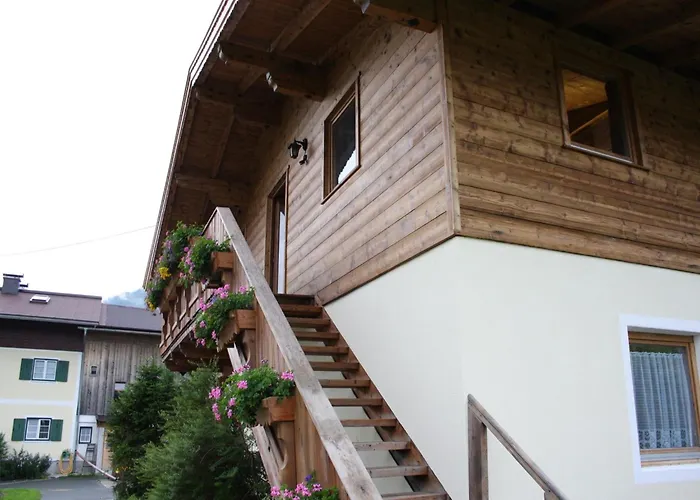 Alluring With Swimming Pool In Tyrol Apartman