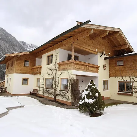 Alluring With Swimming Pool In Tyrol Апартаменты *